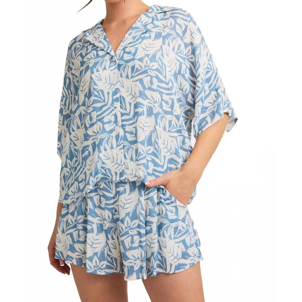 NEW GILLI coastal cool button down short set in blue